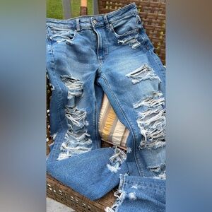 American Eagle Distressed Mom Jean